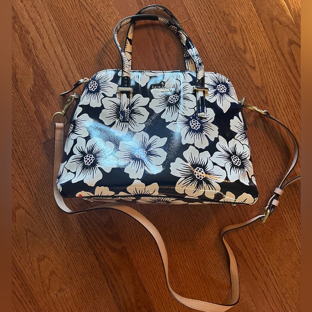 Authentic Kate Spade black/white floral Satchel Patent Leather